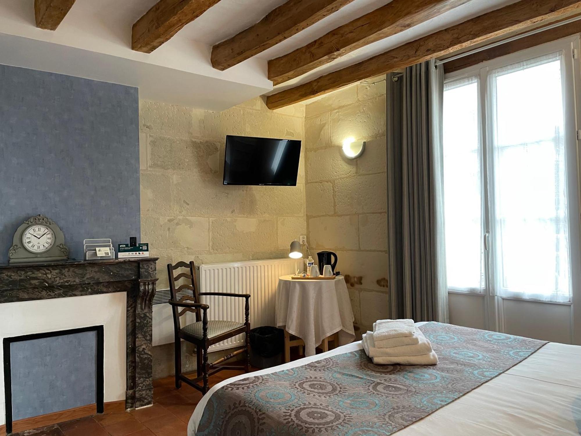 Logis Auberge Le Colombien - Hotel Et Restaurant Villandry Eksteriør bilde