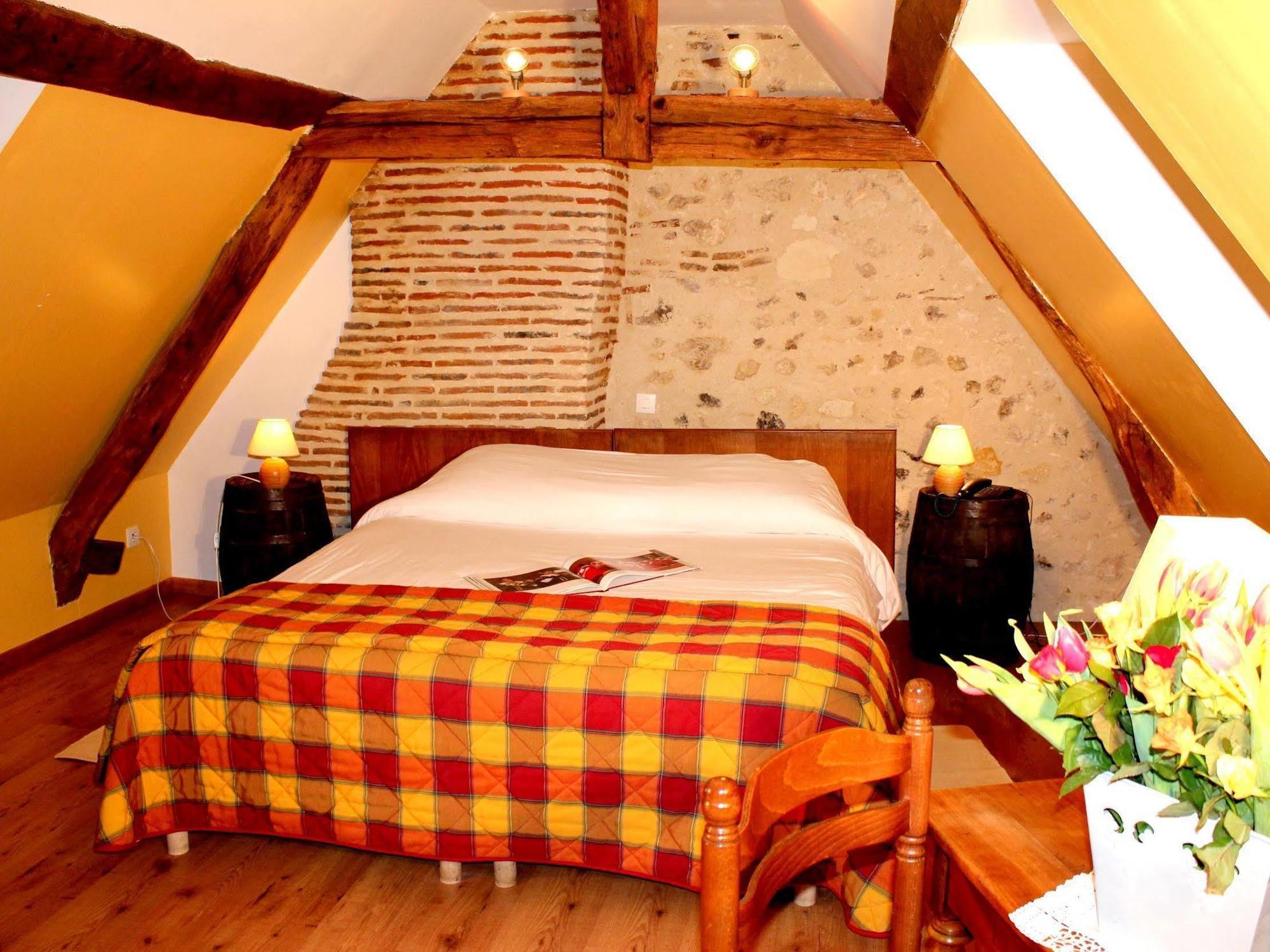 Logis Auberge Le Colombien - Hotel Et Restaurant Villandry Eksteriør bilde