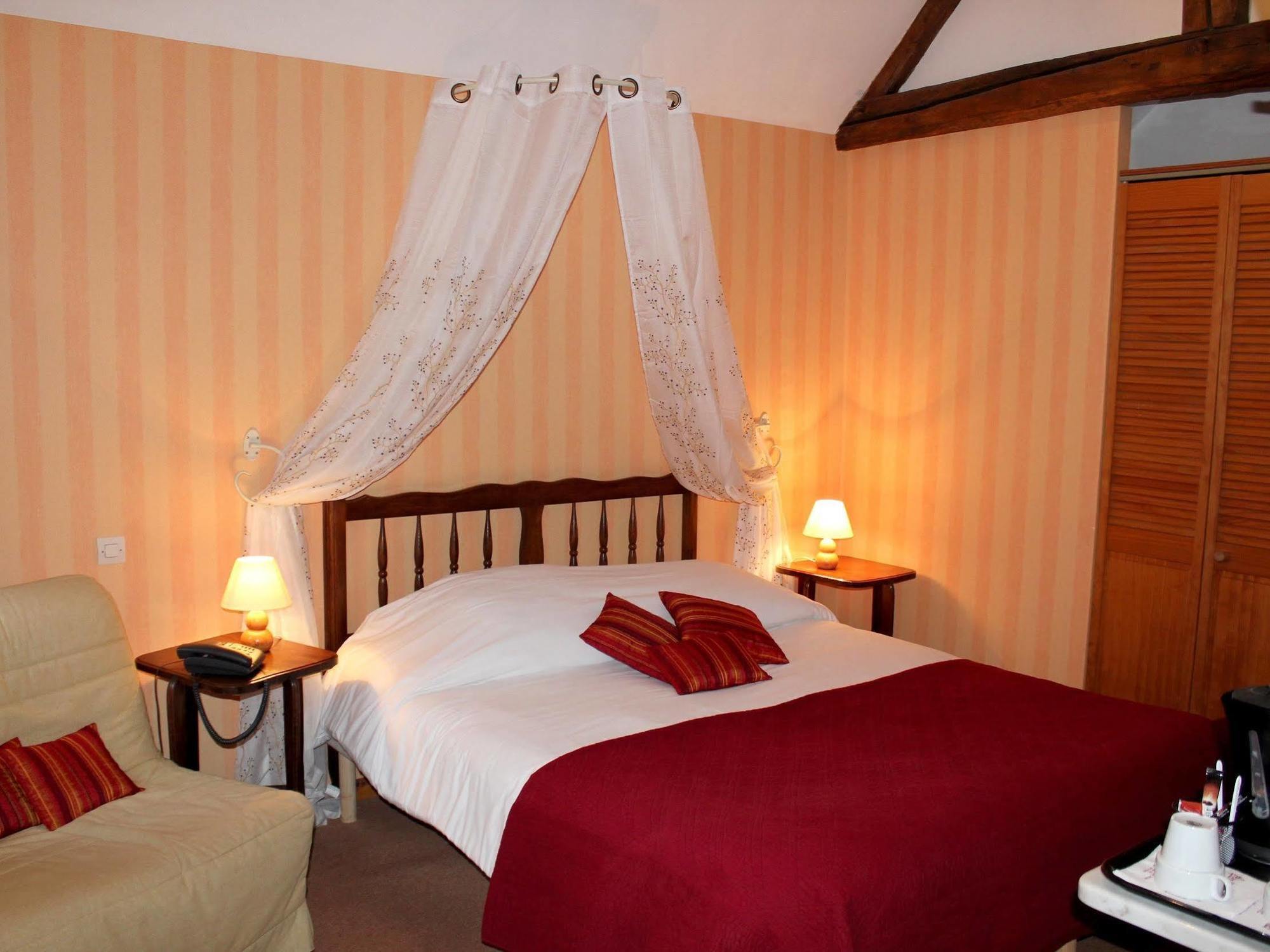 Logis Auberge Le Colombien - Hotel Et Restaurant Villandry Eksteriør bilde