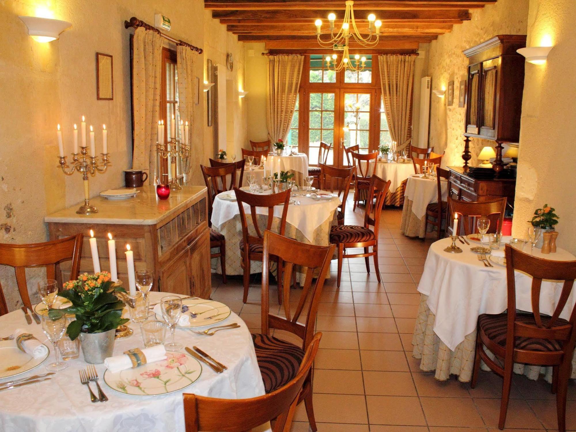 Logis Auberge Le Colombien - Hotel Et Restaurant Villandry Eksteriør bilde