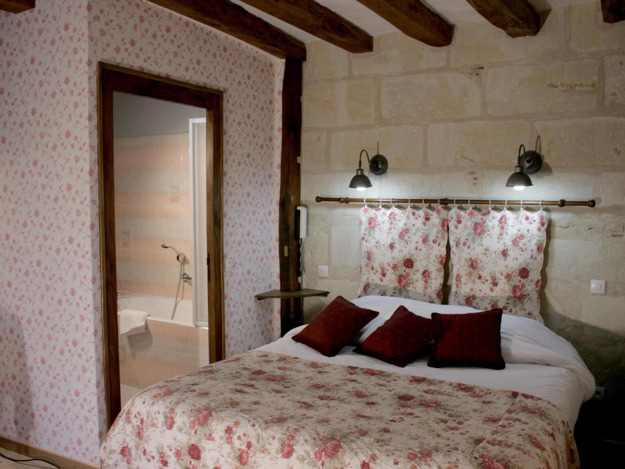 Logis Auberge Le Colombien - Hotel Et Restaurant Villandry Eksteriør bilde