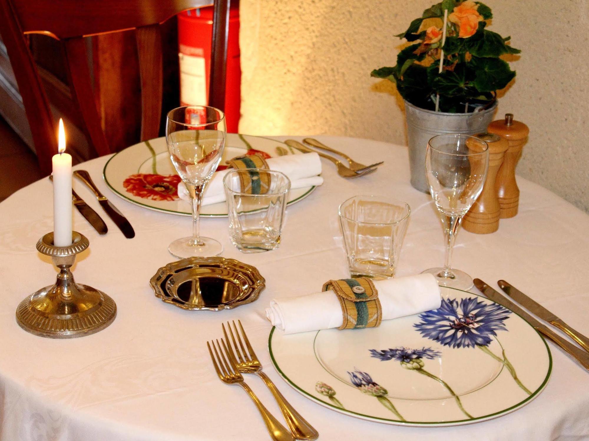 Logis Auberge Le Colombien - Hotel Et Restaurant Villandry Eksteriør bilde