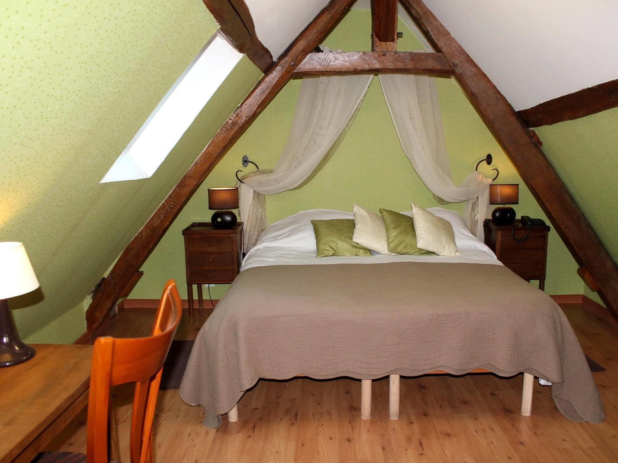 Logis Auberge Le Colombien - Hotel Et Restaurant Villandry Eksteriør bilde